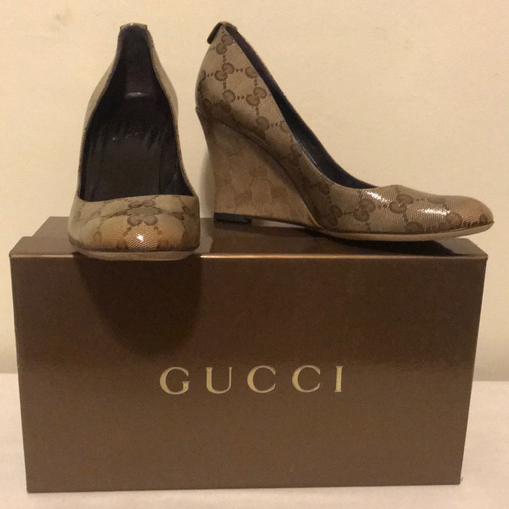 *Authentic* Vintage Gucci Wedge shoe